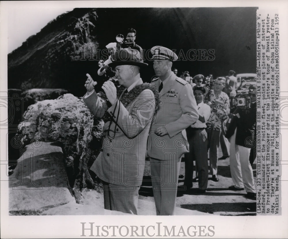 1952 Press Photo A. W.Redford Points Out Interesting Places to Pres.Eisenhower - Historic Images