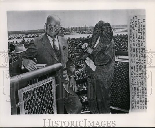 1952 Wire Photo Gen.Dwight D.Eisenhower Mounts the Speakers' Platform - Historic Images
