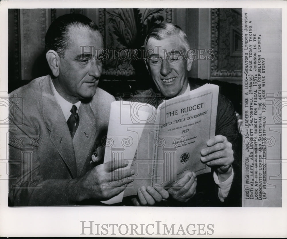 1956 Press Photo Sen Lyndon Johnson &amp; Leverett Saltonstall look at Gov&#39;t budget - Historic Images