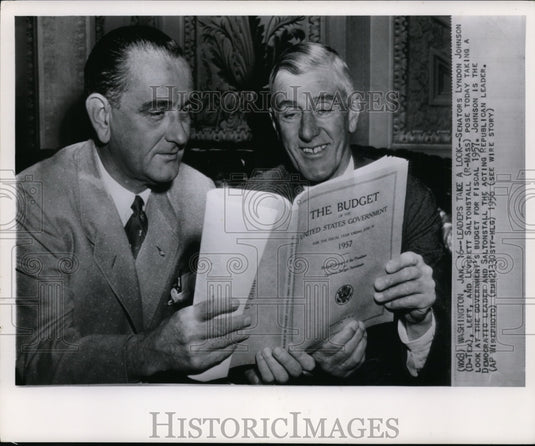 1956 Press Photo Sen Lyndon Johnson & Leverett Saltonstall look at Gov't budget - Historic Images
