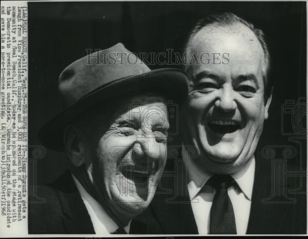 1968 Press Photo Jimmy Durante Gets a Laugh from VP Humphrey - Historic Images