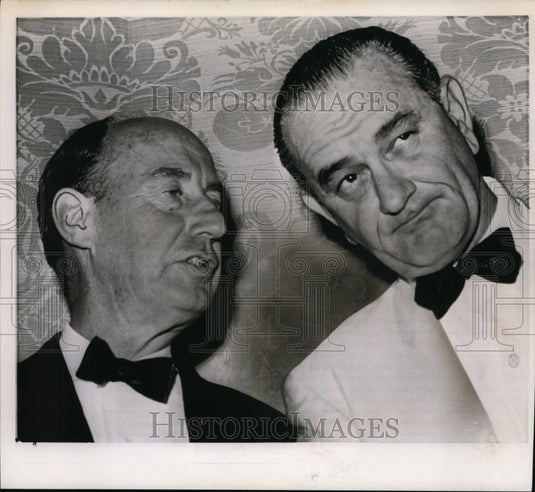 1960 Press Photo Adlai Stevenson caught the ear of Sen. Lyndon Johnson of Texas - Historic Images