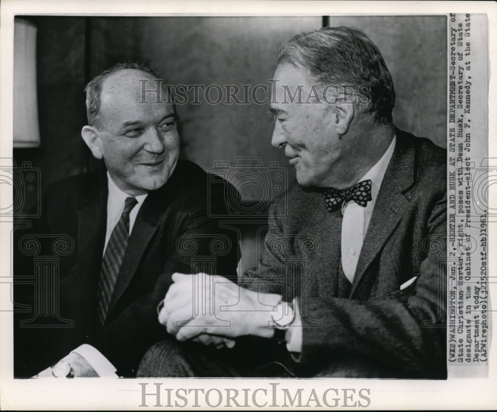 1961 Press Photo Christian Herter Poses with Dean Rusk at the State Department - Historic Images