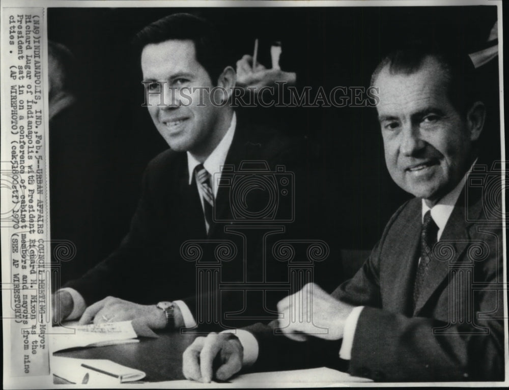 1970 Press Photo Mayor Richard Lugar with Pres.Richard N.Nixon Sat in Conference - Historic Images