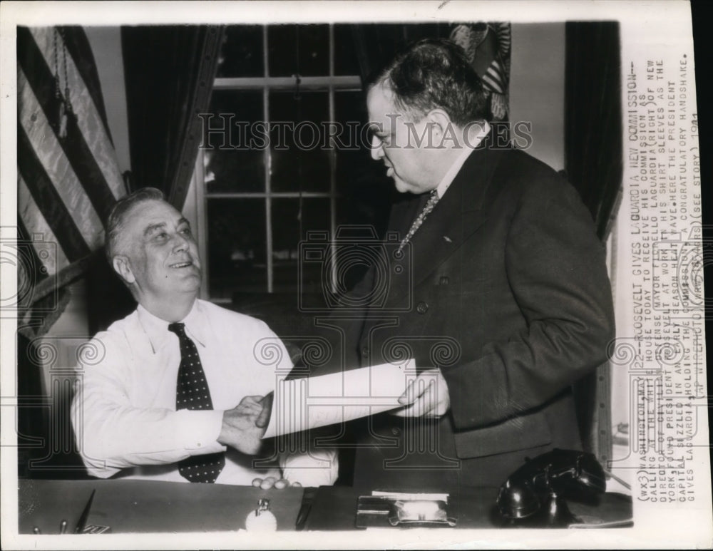 1941 Press Photo F Laguardia Received Commission as Dir.of Civilian Defense - Historic Images