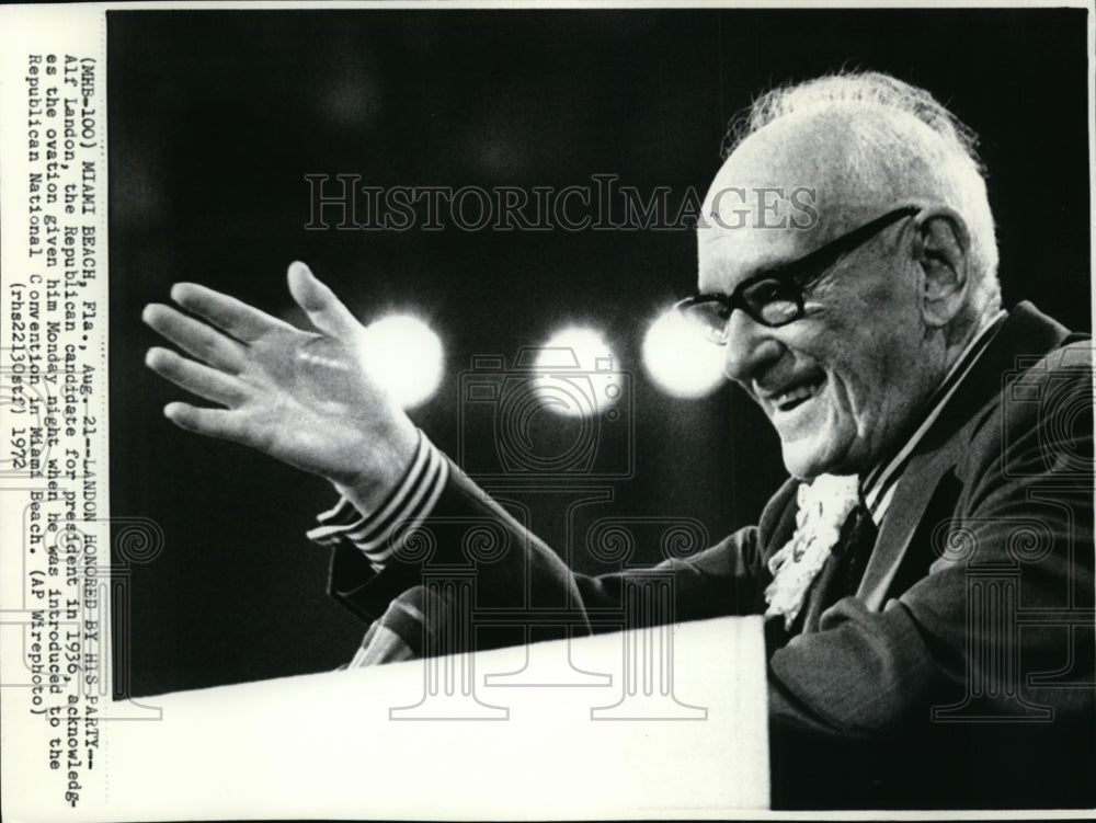 1972 Press Photo Alf Landon Acknowledges the Ovation Given Him at Convention - Historic Images