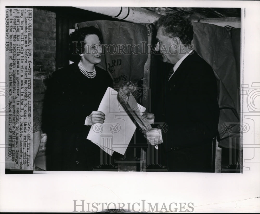 1956 Press Photo Gov.and Mrs.Franks J.Lausche Pause Before Entering Booths - Historic Images