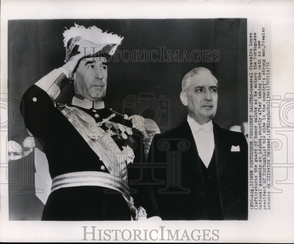 1951 Press Photo Lopes salutes as he enters Portuguese Nat&#39;l Assembly at Lisbon - Historic Images