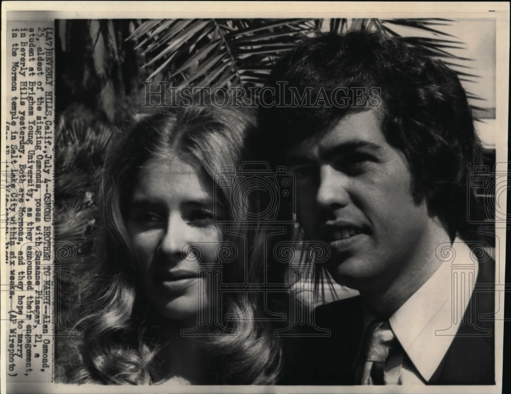 1974 Press Photo Alen Osmond Poses with S. Pinegar Announced Their Engagement - Historic Images