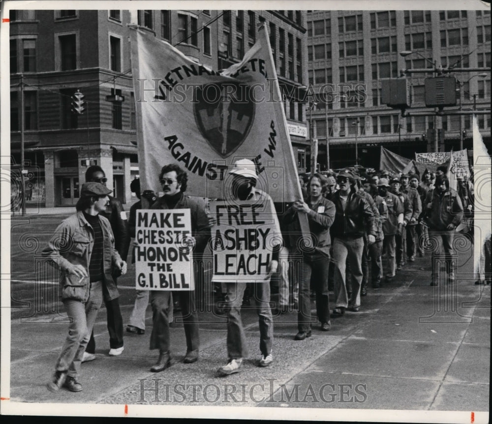 1977 Press Photo The Ashby Leach Marched Downtown Cleveland in a Demonstration - Historic Images