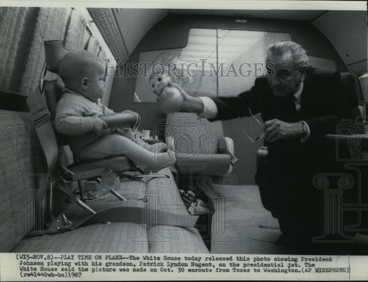 1967 Press Photo President Lyndon Johnson and grandson Patrick Lyndon Nugent . - Historic Images