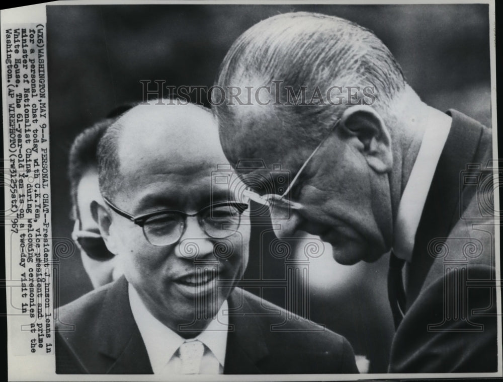 1967 Press Photo Pres. Lyndon Johnson and C.K.Yen of Nationalist China. - Historic Images