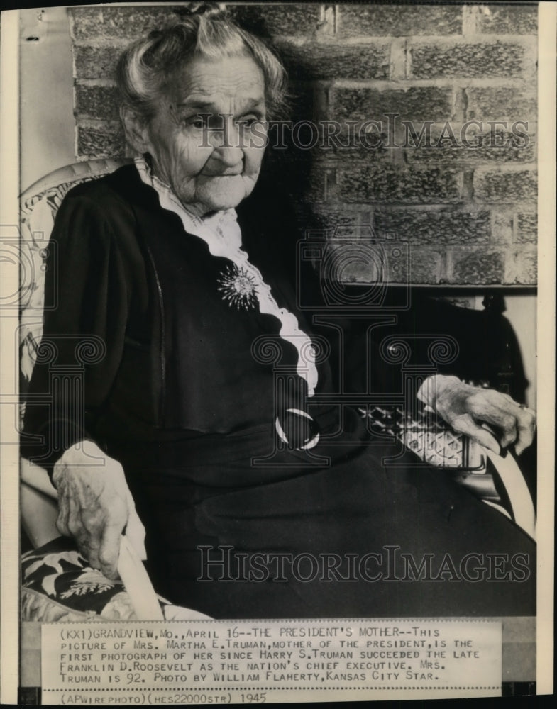 1945 Press Photo First photo of Mrs. Martha E. Truman after her son was elected- Historic Images