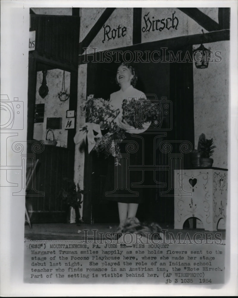 1954 Press Photo Margaret Truman AT Pocono Playhouse - cvw14440- Historic Images