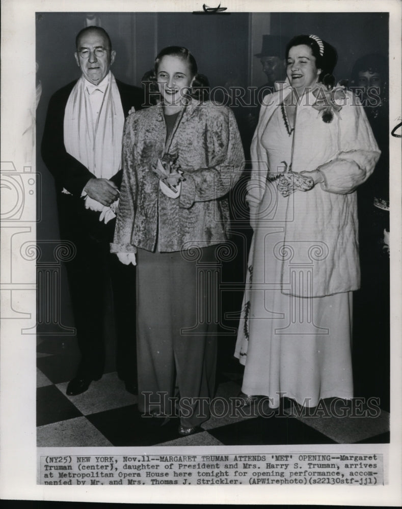 1946 Press Photo Margaret Truman, Mr. &amp; Mrs. Thomas J. Strickler Arrive at Opera - Historic Images