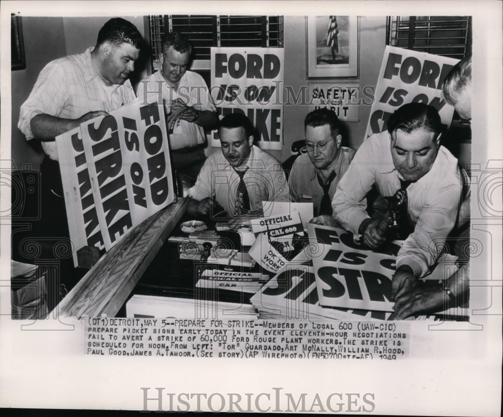 1949 Press Photo UAW workers prepare for a strike at Ford&#39;s Rouge Plant.- Historic Images