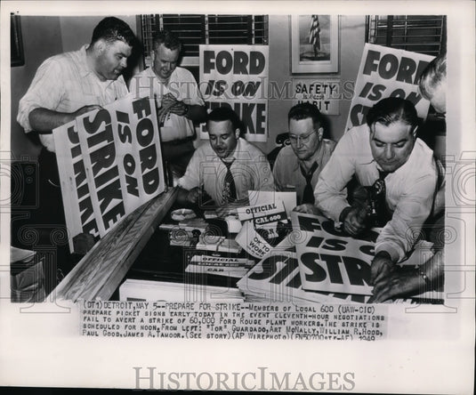 1949 Press Photo UAW workers prepare for a strike at Ford's Rouge Plant.- Historic Images