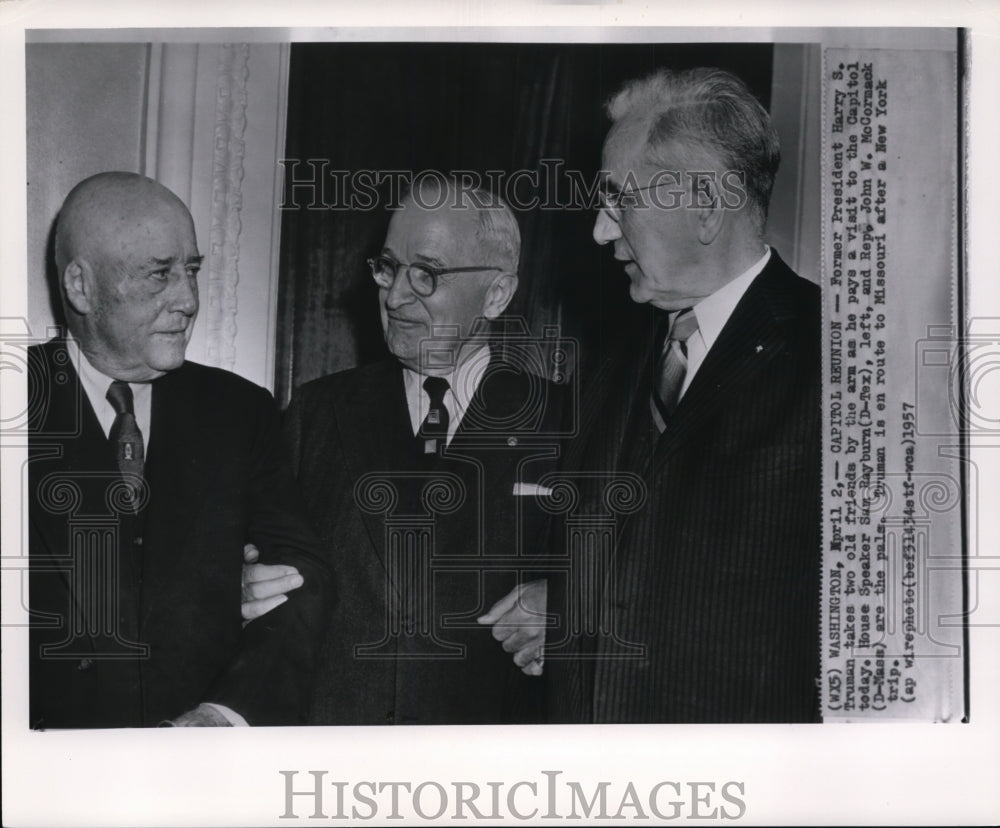 1957 Press Photo Former President Harry S. Truman talks with some old friends - Historic Images