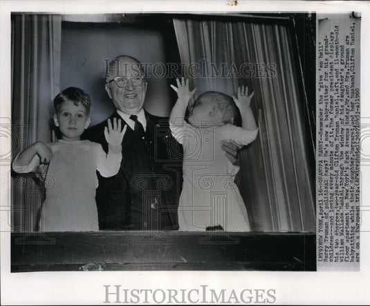 1960 Press Photo Former President Harry S. Truman with Grandsons in New York - Historic Images