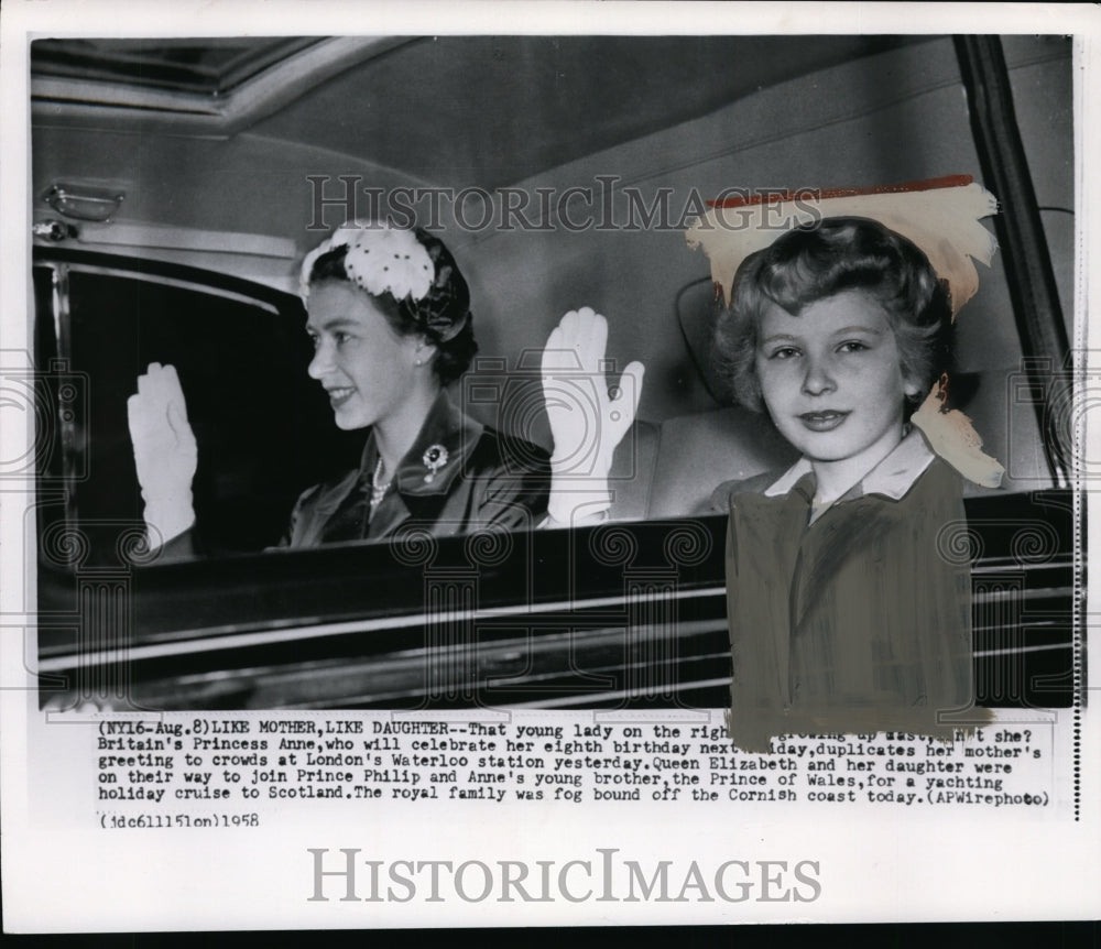 1958 Queen Elizabeth II and Princess Anne waving to the public - Historic Images