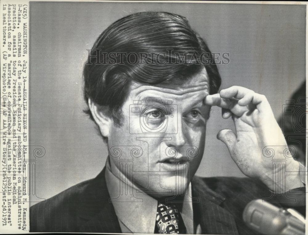 1971 Press Photo Senator Edward Kennedy (D-Mass) speaks against President Nixon. - Historic Images