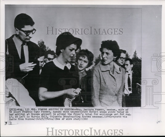 1962 Press Photo Mrs Barbara Powers arrived in Moscow for her husband's trial - Historic Images