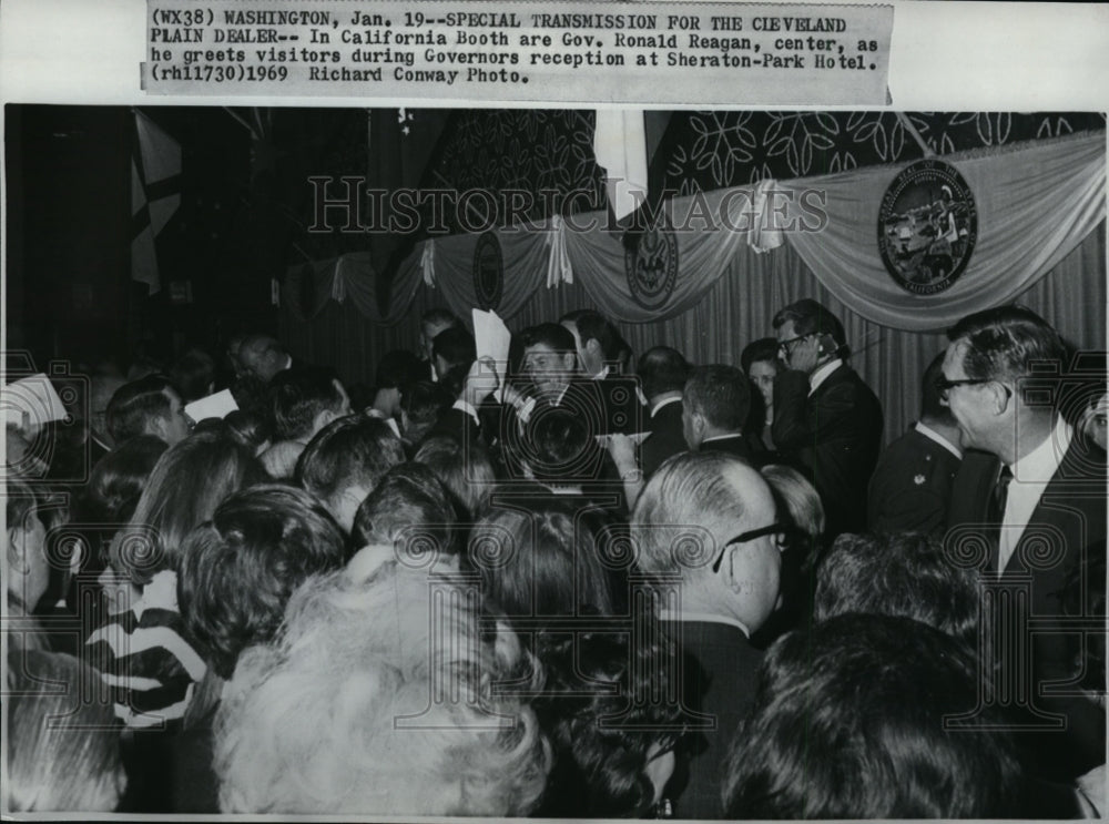 1969 Press Photo Ronald Reagan greets visitors at Sheraton Park Hotel Washington - Historic Images