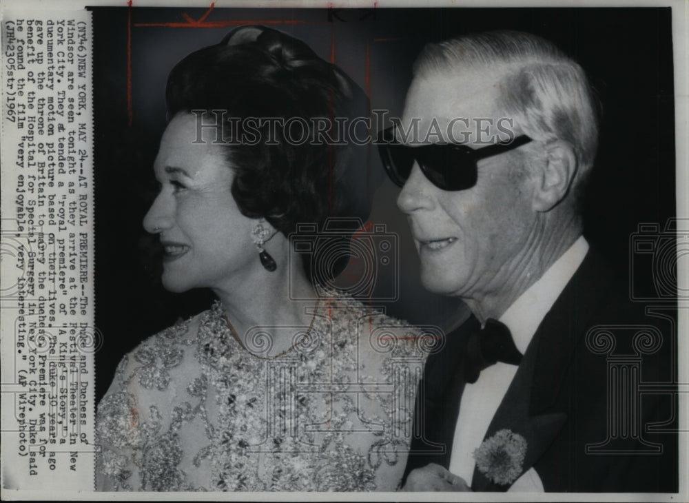 1967 Press Photo The Duke and Duchess of Windsor at Festival Theater in New York - Historic Images