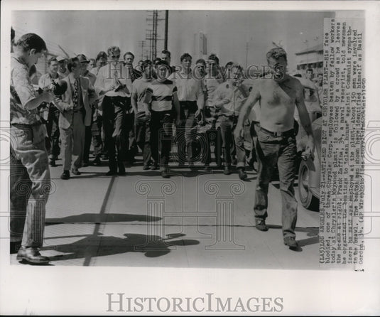 1950 Press Photo Basil Gordon beaten after Frank Zaffina leads the "clean house" - Historic Images