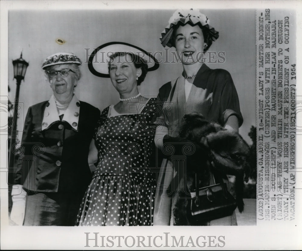 1954 Press Photo Mamie Eisenhower with mother and daughter in law - cvw15526 - Historic Images