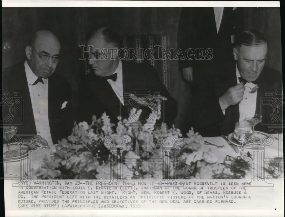 1939 Press Photo Pres. Roosevelt talks to Retail Federation chairman LE Kirstein - Historic Images