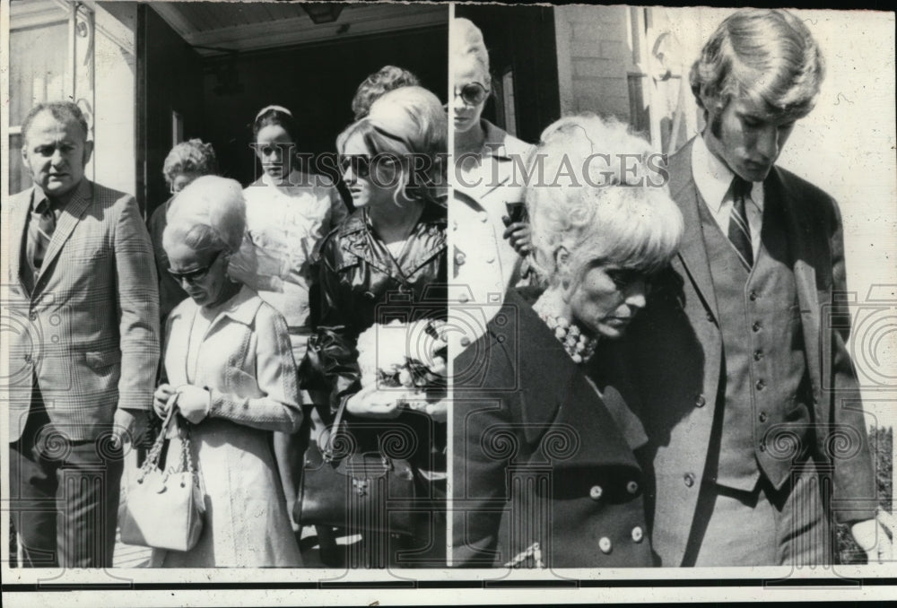 1970 Press Photo Dr Sam Sheppard's ex-wife and widow together in his funeral - Historic Images