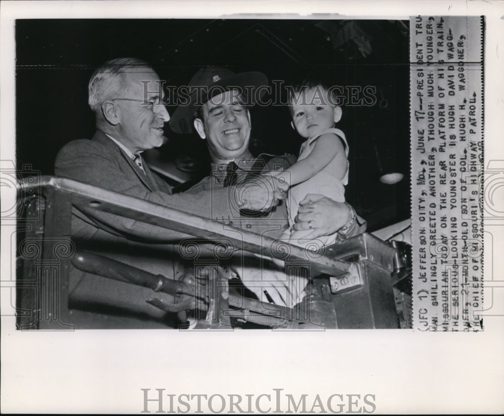 1948 President Truman with the little Hugh Waggoner - Historic Images