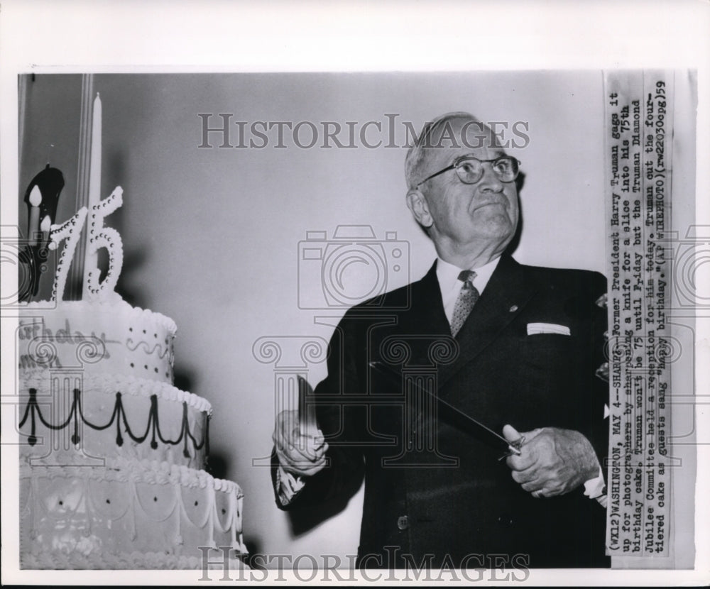 1959 Press Photo Harry Truman and his 75th Birthday Cake During reception. - Historic Images