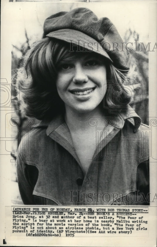 1975 Press Photo Erica Jong, author of the best seller book-The Fear of Flying - Historic Images