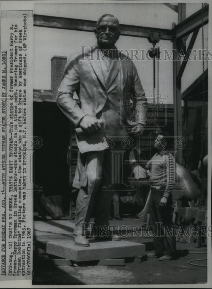 1967 Press Photo Former President Harry Truman statue in N.Y. before shipment - Historic Images