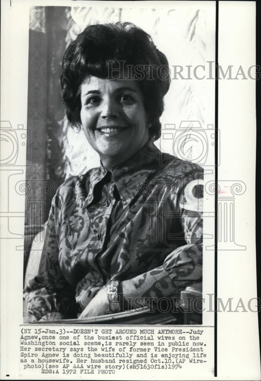 1974 Press Photo Judy Agnew enjoying life as a housewife - cvw16957 - Historic Images
