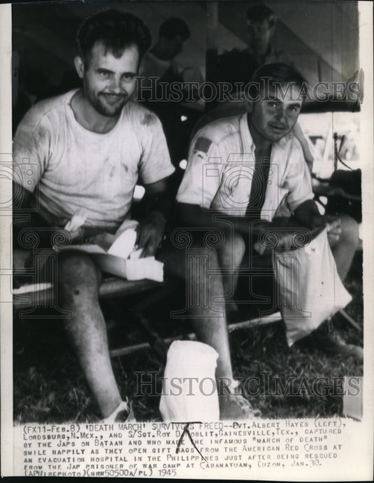 1945 Press Photo Pvt. Albert Hayes & Staff Sgt. Roy D. Hoblit Rescued From Japs - Historic Images