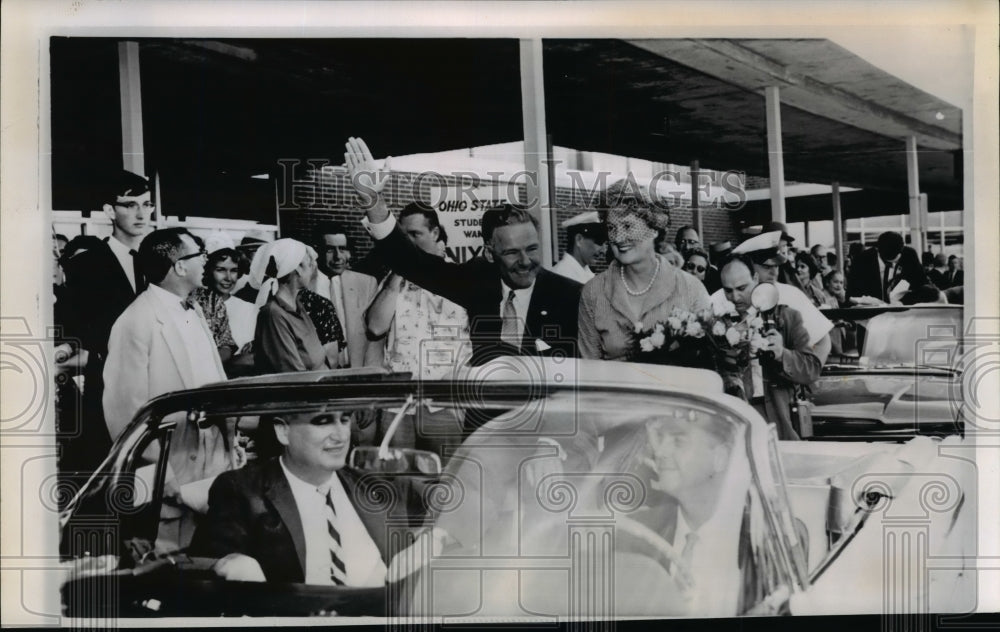 1960 Press Photo Henry Cabot Lodge arrives to address Ohio GOP - cvw17264-Historic Images