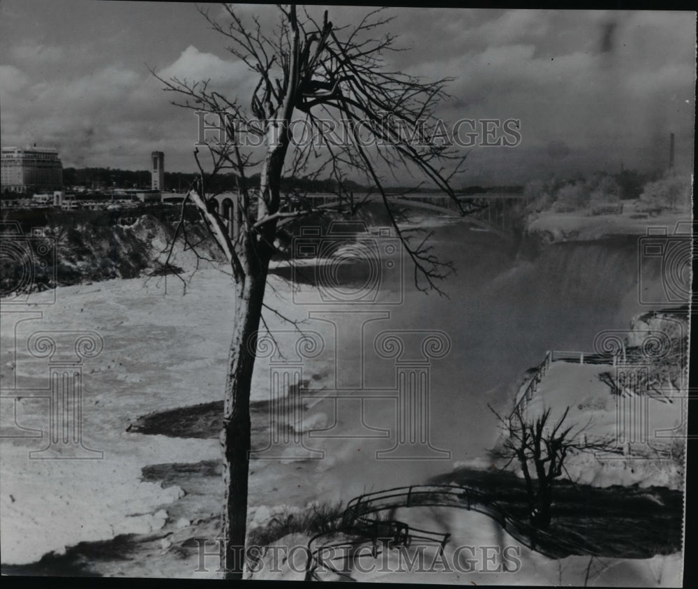 1955 Ice from the Niagara River fills the gorge below American Falls - Historic Images