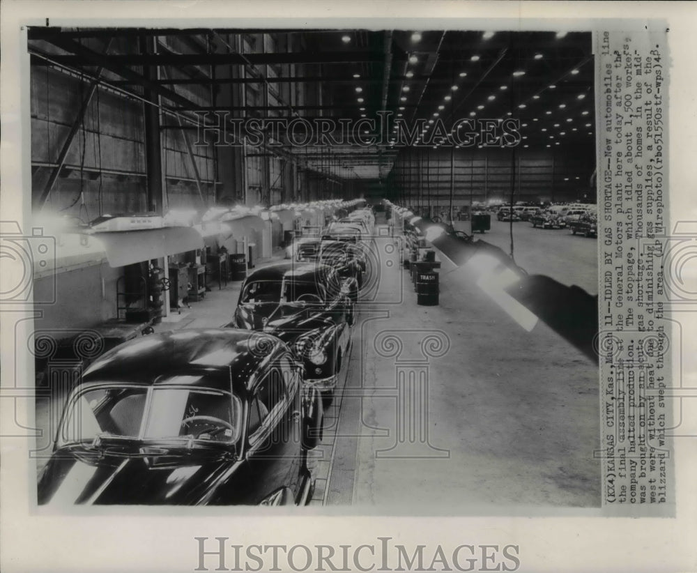 1948 Press Photo Gasoline Shortage Halts Assembly Line in Kansas City-Historic Images