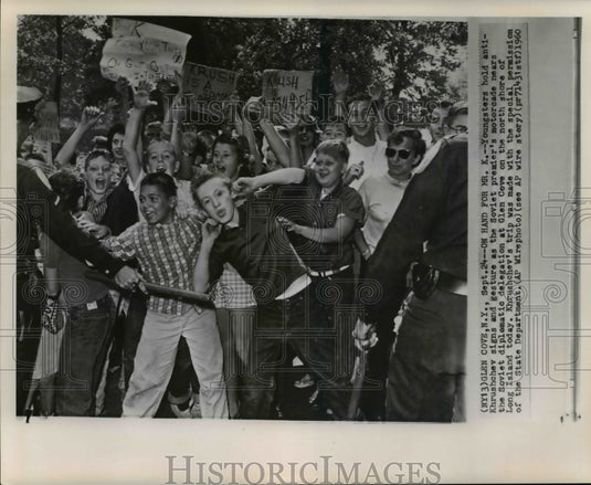1961 Press Photo ON HAND FOR MR.K.--Youngster hold anti-Khrushchev signs - Historic Images
