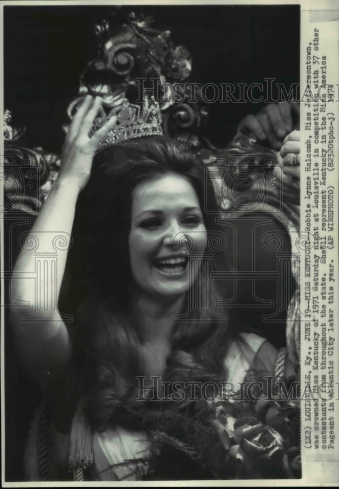 1971 Robbie Lynne Halcomb wins the Miss Kentucky title. - Historic Images