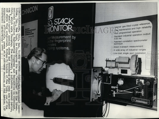 1972 Press Photo Air Pollution Control Device Presented at Pollution Congress - Historic Images