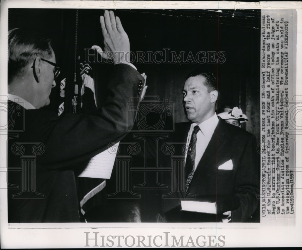 1957 Press Photo Scovel Richardson Tales Oath as US Customs Court Judge - Historic Images