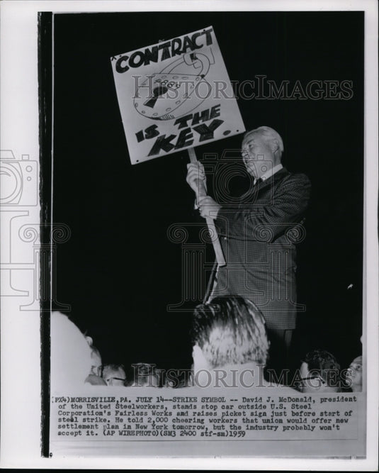 1959 Press Photo David McDonald holds picket sign outside US Steel Corp Works - Historic Images