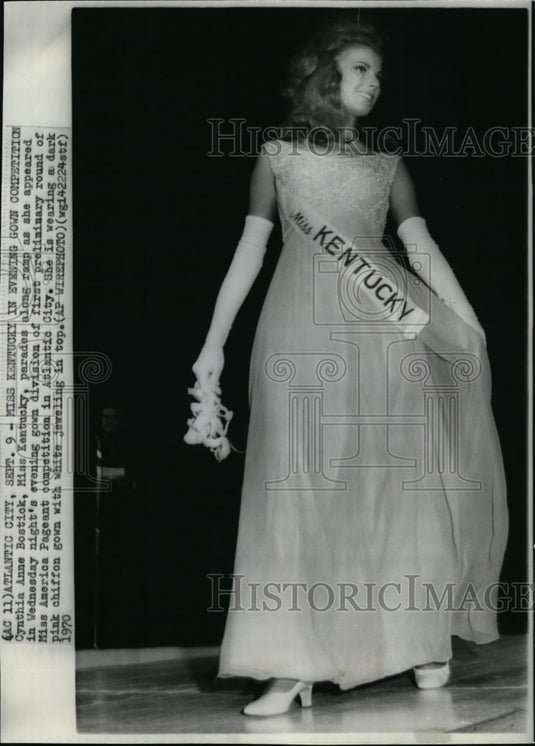 1970 Cynthia Anne Bostick Models Evening Gown in Miss America Match - Historic Images