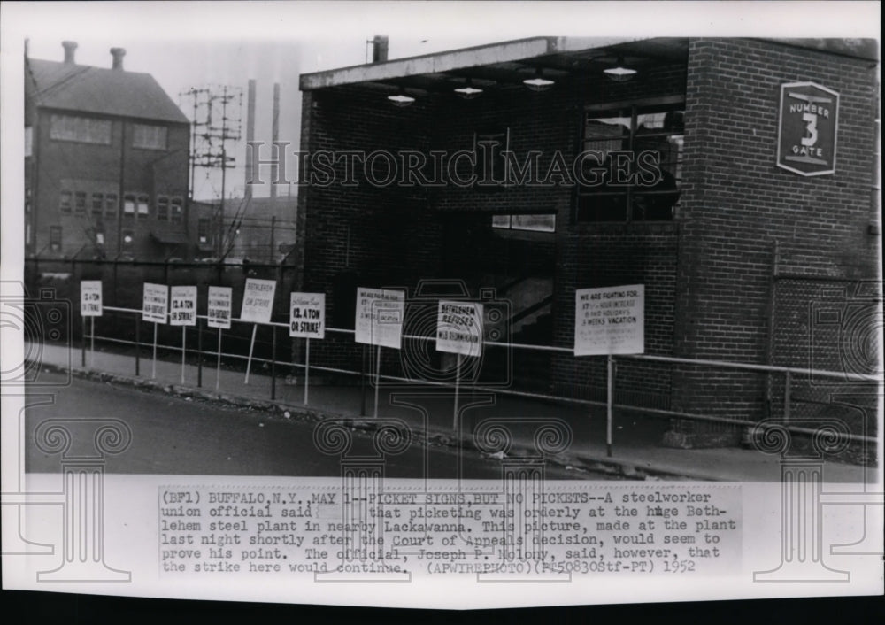 1962 Steel Workers Stike - Historic Images