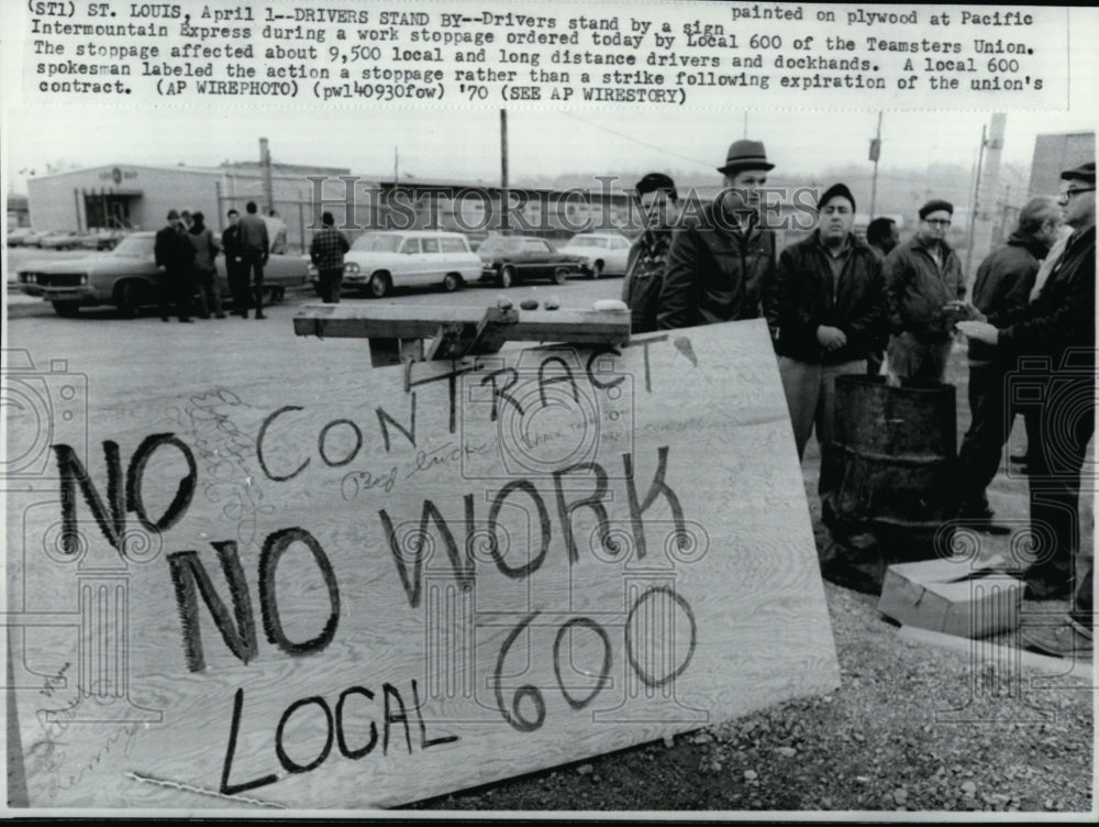 1970 Press Photo Drivers Affected By Teamster Union's Order to Work Stoppage - Historic Images