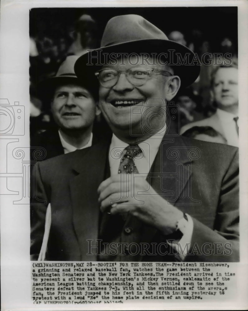 1954 Press Photo President Dwight Eisenhower Enjoys Watching Baseball Game - Historic Images